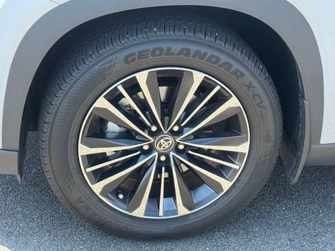 Used 2025 Toyota Grand Highlander AWD Hybrid image 4