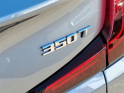 Used 2024 Cadillac XT4 Premium Luxury image 28