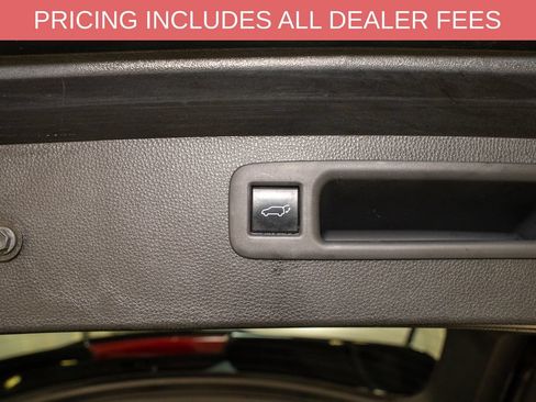 Used 2022 Toyota Highlander XLE AWD/4WD image 6