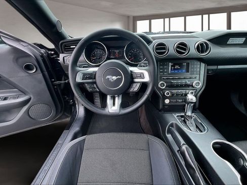 Used 2015 Ford Mustang V6 image 8