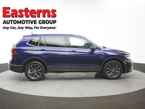 Used 2022 Volkswagen Tiguan SE w/ Panoramic Sunroof Package AWD/4WD image 45