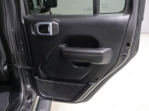 Used 2021 Jeep Gladiator Mojave AWD/4WD image 17