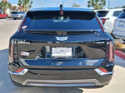 New 2026 Cadillac Optiq Luxury 1 image 5