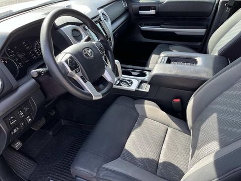 Used 2018 Toyota Tundra SR5 w/ SR5 Upgrade Package image 24