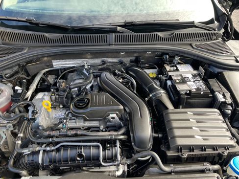 Used 2025 Volkswagen Jetta SE image 33