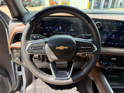 Used 2026 Chevrolet Tahoe High Country AWD/4WD image 13