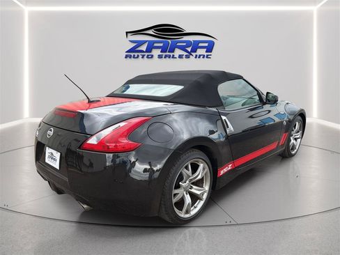 Used 2010 Nissan 370Z Touring w/ Sport Pkg RWD image 7