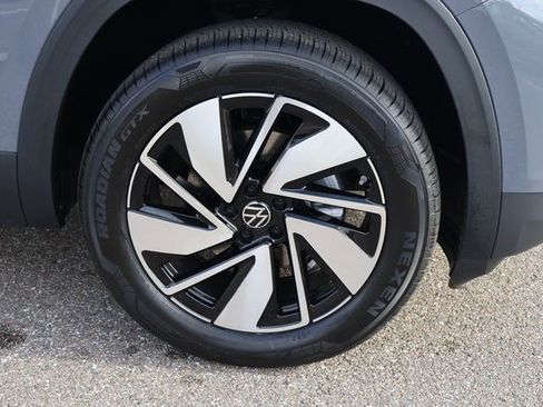 New 2026 Volkswagen Atlas SE image 9