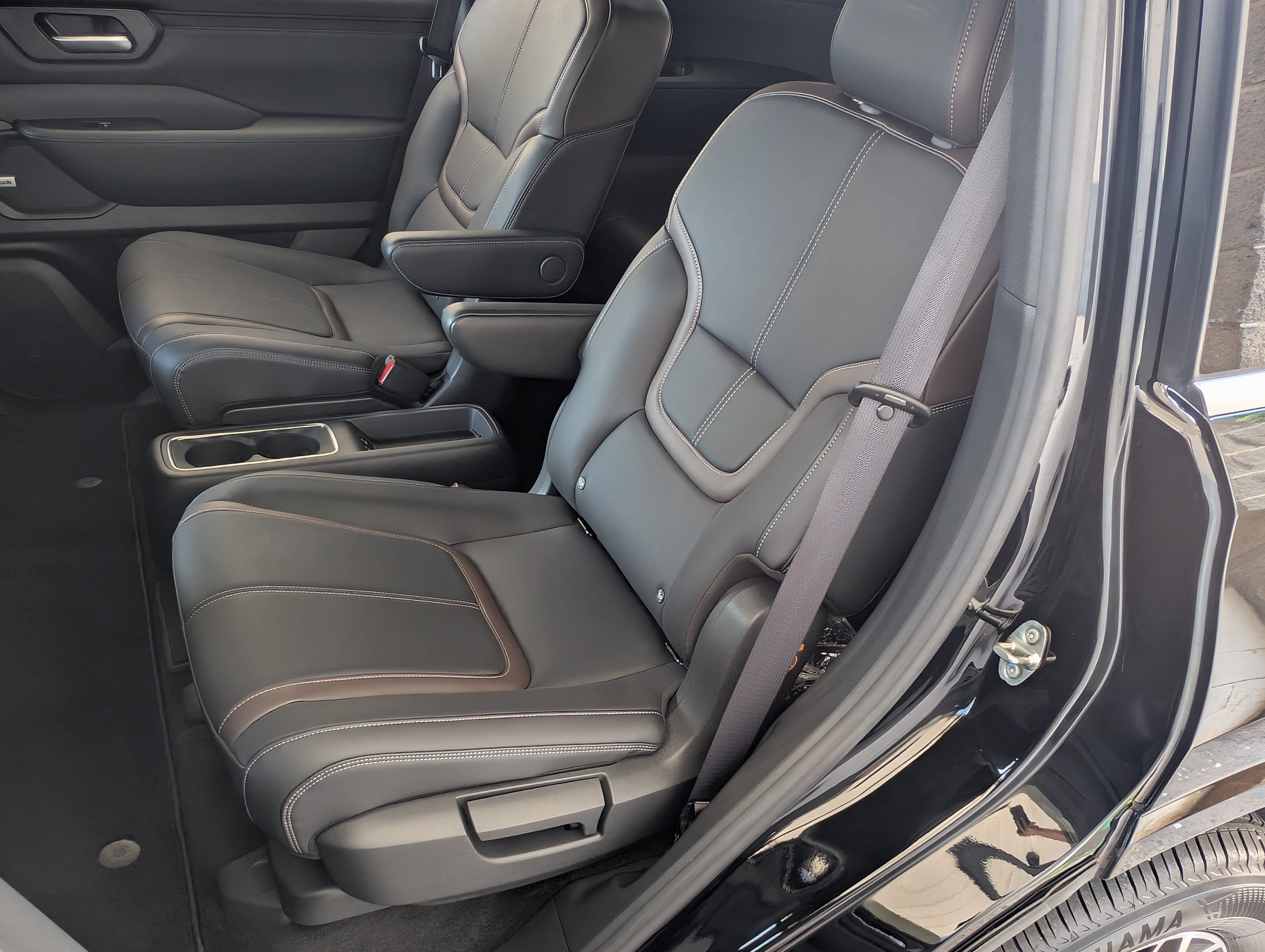 Used 2025 Nissan Armada SL w/ Captain's Chari Seat Package AWD/4WD image 17