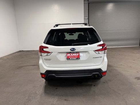 Used 2020 Subaru Forester Premium image 4