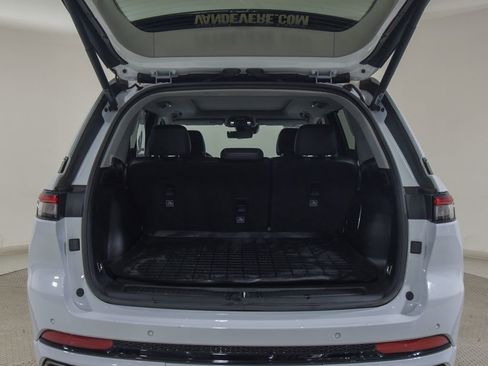 Used 2023 Jeep Grand Cherokee 30th Anniversary AWD/4WD image 17