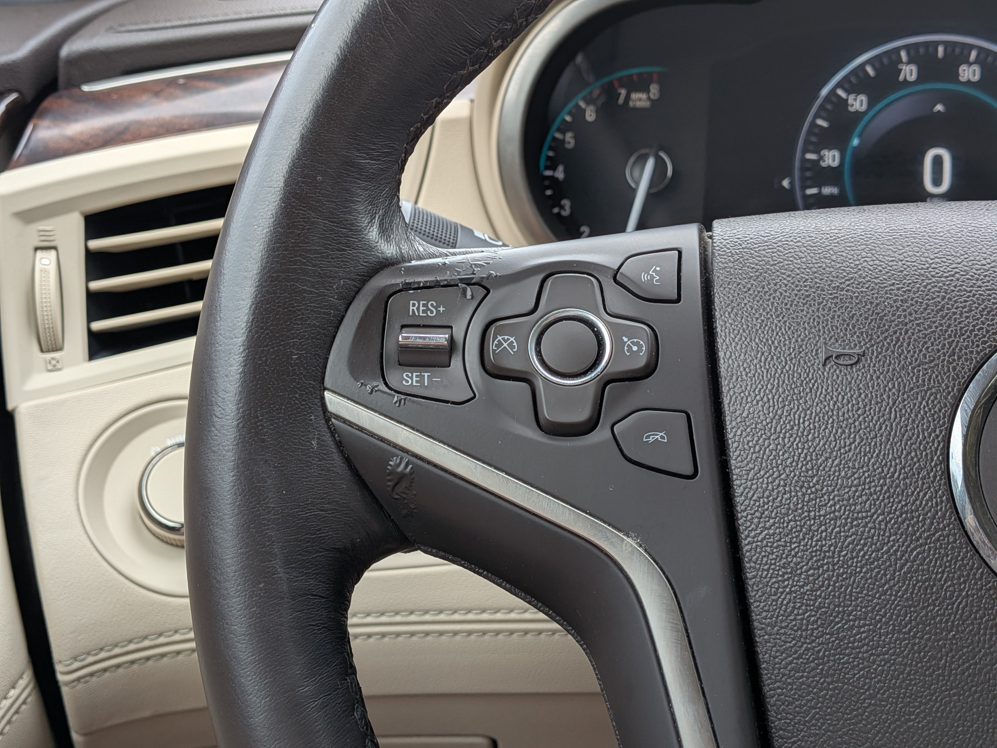 Used 2014 Buick LaCrosse Leather FWD image 24