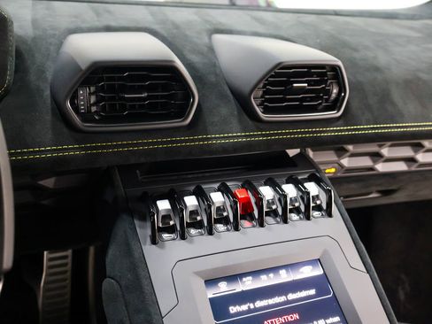 Used 2022 Lamborghini Huracan STO image 31
