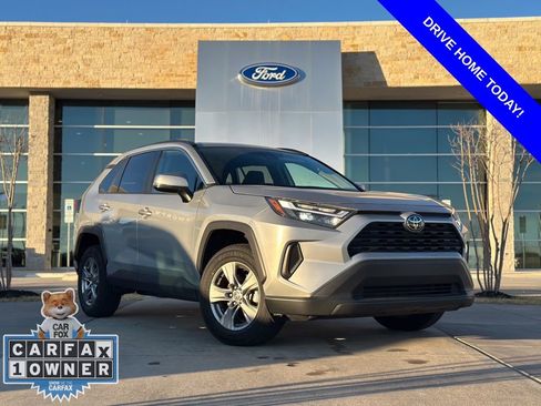 Used 2024 Toyota RAV4 XLE image 1