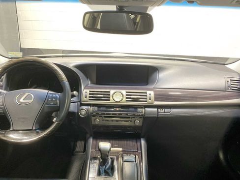 Used 2014 Lexus LS 460 AWD image 10