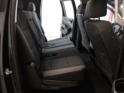 Used 2017 Chevrolet Suburban LS RWD image 37