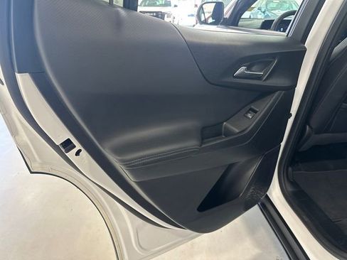 Used 2025 Chevrolet Equinox LT w/ Convenience Package II FWD image 32