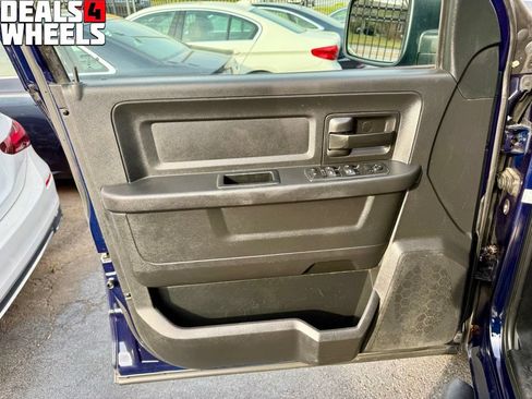 Used 2017 RAM 1500 Express RWD image 12