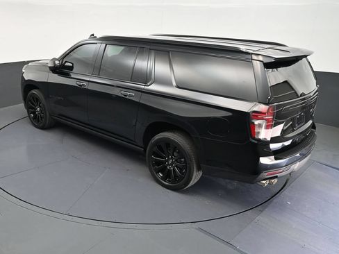 Used 2024 Chevrolet Suburban Premier w/ Premium Package RWD image 15