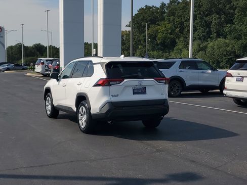 Used 2020 Toyota RAV4 LE w/ All Weather Liner Package AWD/4WD image 4