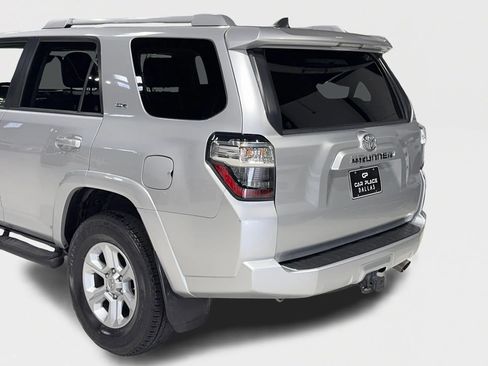 Used 2018 Toyota 4Runner SR5 Premium image 10