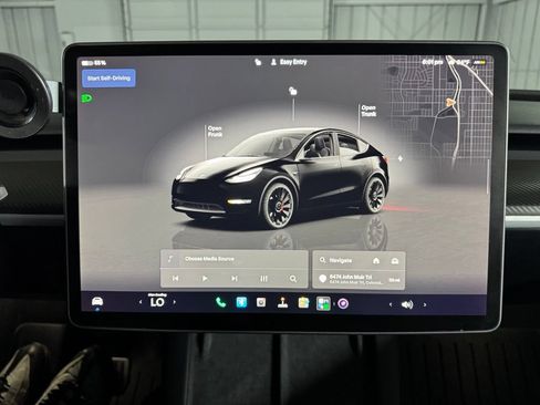 Used 2024 Tesla Model Y Performance AWD/4WD image 32