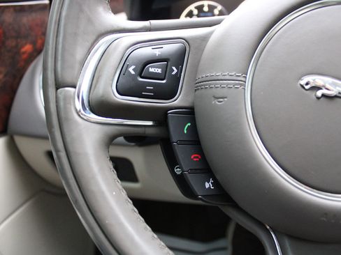 Used 2017 Jaguar XJ R-Sport image 13