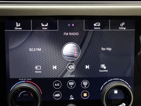 Used 2018 Land Rover Range Rover image 62