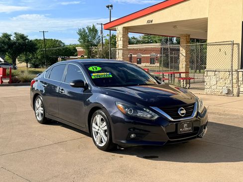 Used 2017 Nissan Altima 3.5 SL FWD image 7
