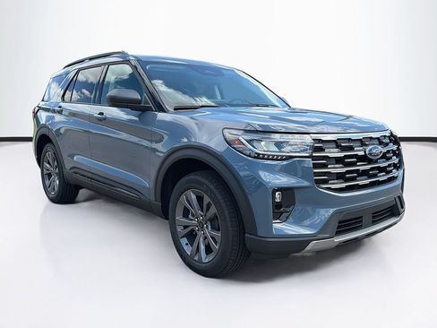 Used 2026 Ford Explorer Active w/ Active Comfort Package AWD/4WD image 3