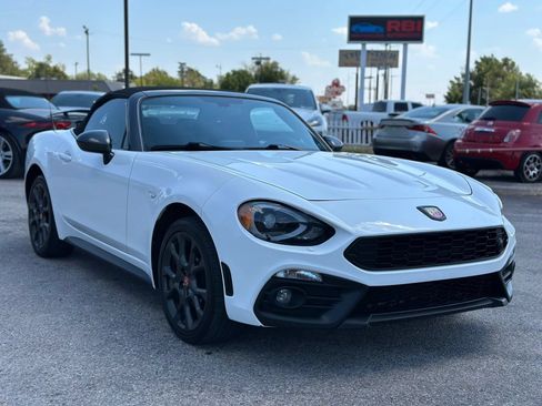 Used 2018 FIAT 124 Spider Abarth w/ Convenience Group RWD image 7