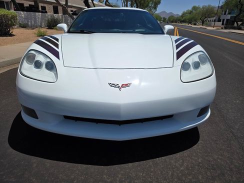 Used 2005 Chevrolet Corvette Coupe w/ Preferred Equipment Group RWD image 9