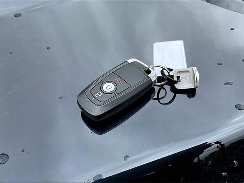 Used 2021 Ford Escape SE image 10