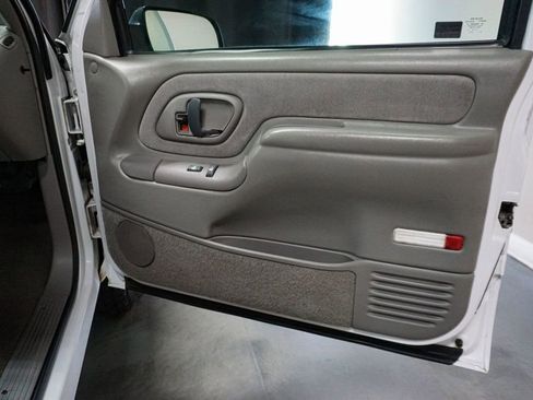 Used 1997 GMC Sierra 1500 4x4 Regular Cab w/ Marketing Option Pkg 3 image 34