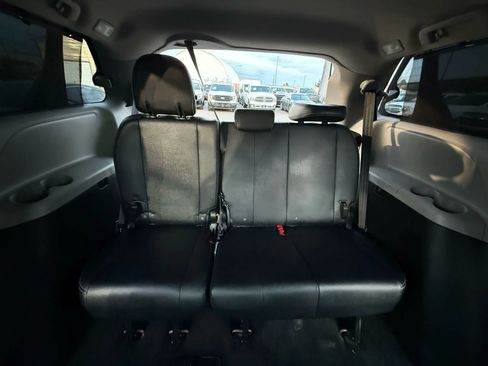 Used 2015 Toyota Sienna SE Premium image 49