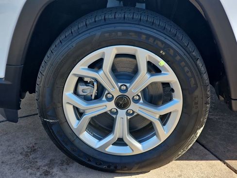 New 2026 Jeep Compass Latitude image 35