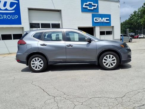 Used 2018 Nissan Rogue S FWD image 18