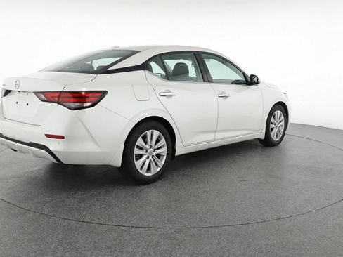 Used 2025 Nissan Sentra S image 9