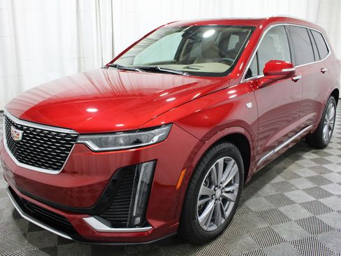 Certified 2025 Cadillac XT6 Premium Luxury w/ Platinum Package AWD/4WD image 40