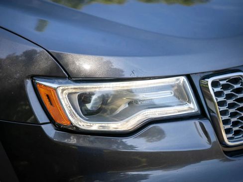 Used 2017 Jeep Grand Cherokee Overland image 14