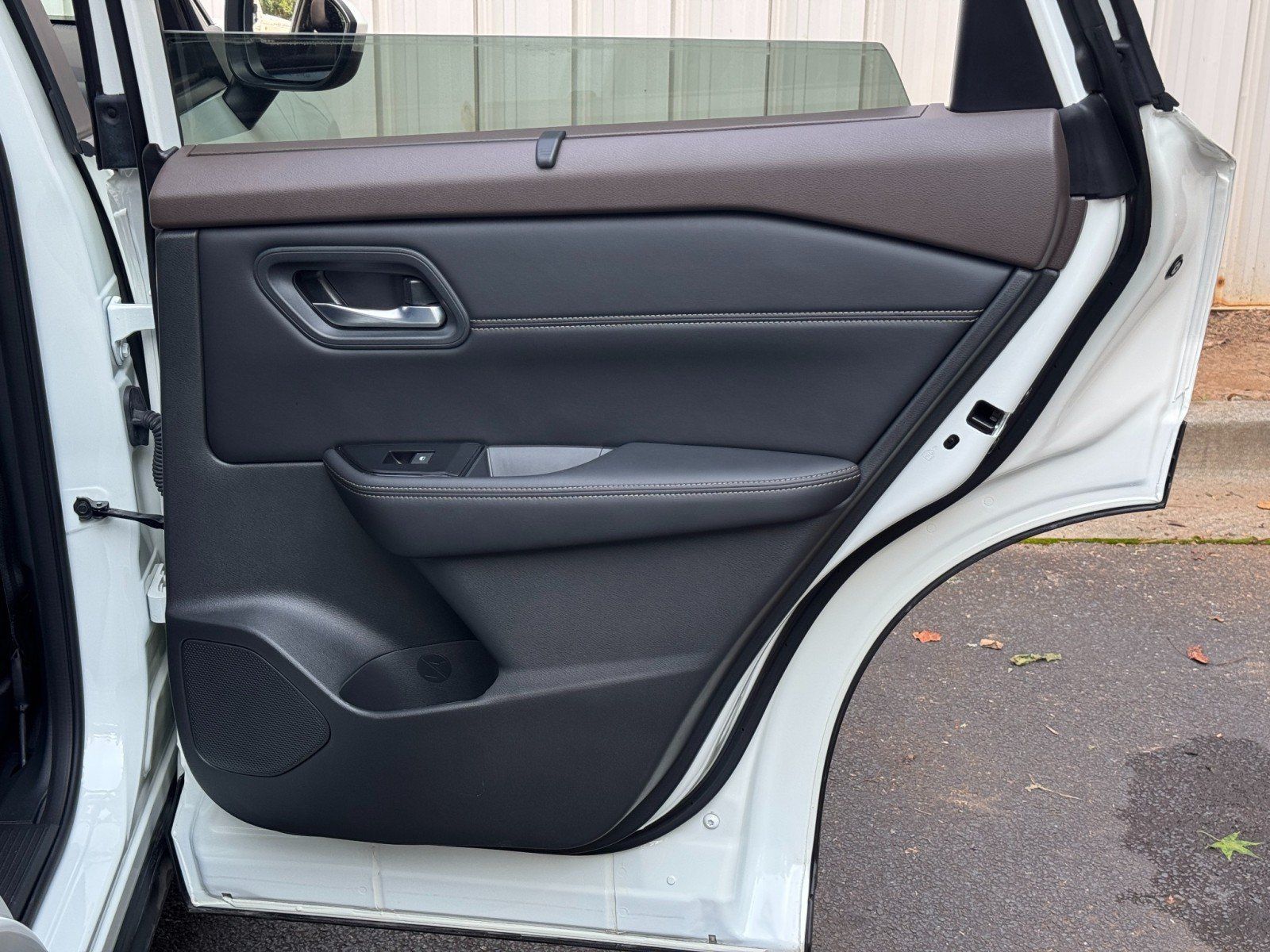 Used 2023 Nissan Rogue SV w/ SV Premium B Package FWD image 39
