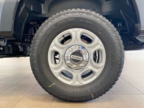 New 2026 Ford F250 XLT w/ FX4 Off-Road Package AWD/4WD image 18