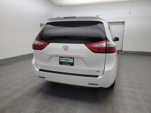 Used 2018 Toyota Sienna LE FWD image 7
