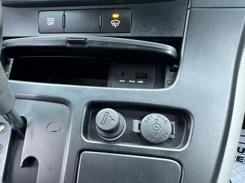 Used 2012 Kia Sedona LX w/ PWR Pkg image 27