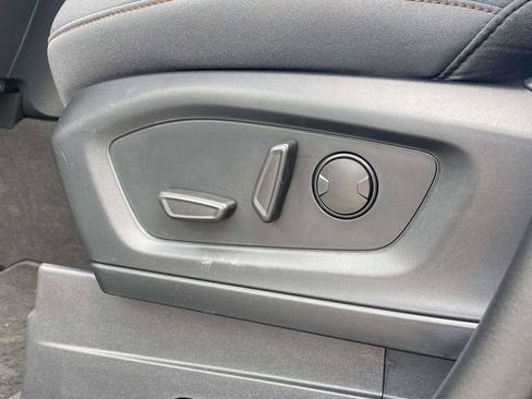 New 2026 Ford Explorer Active RWD image 7