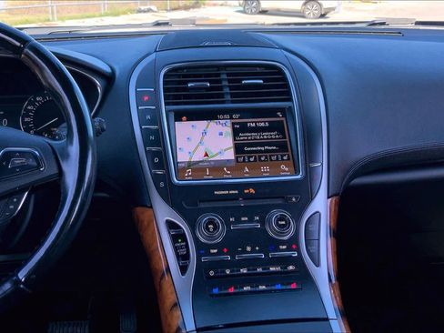 Used 2018 Lincoln MKX Reserve w/ Lincoln MKX Climate Package image 7