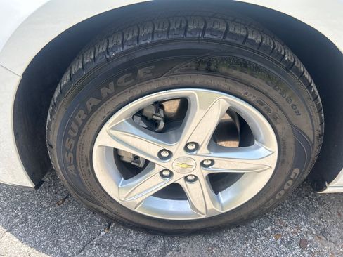 Used 2024 Chevrolet Malibu LS FWD image 21
