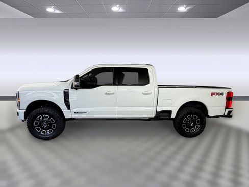 Used 2025 Ford F250 Platinum w/ FX4 Off-Road Package AWD/4WD image 2