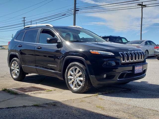 Used 2017 Jeep Cherokee Limited AWD/4WD image 8