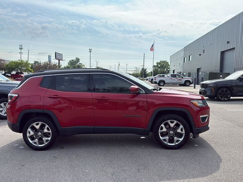 Used 2020 Jeep Compass Limited AWD/4WD image 2